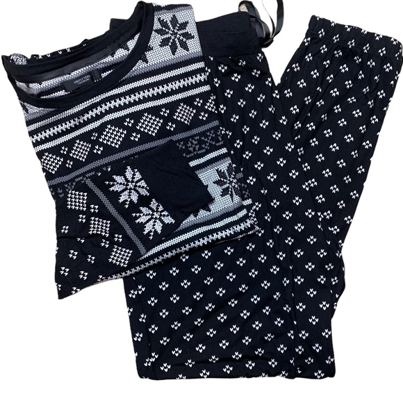 Simply Vera Vera Wang Other - Simply Vera black fair isle pajama set large new
